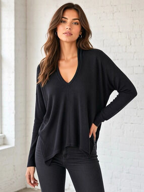 Amelia Toro Black V-Neck Long Sleeve Sweater sz M